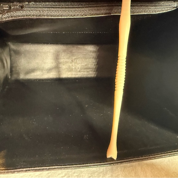 Elegant Neiman Marcus collection Black Patent Crocodile-Embossed Handbag - Picture 6 of 8